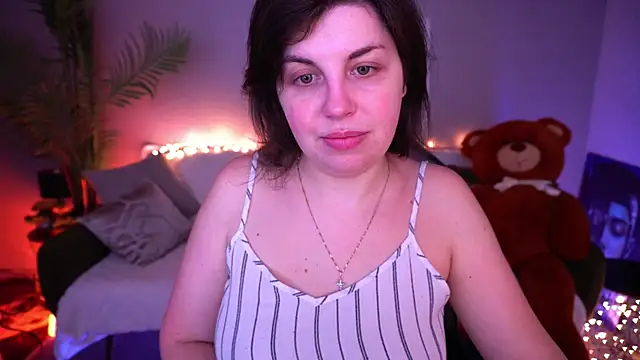 MirandaWong online show from April 11, 5:04 am