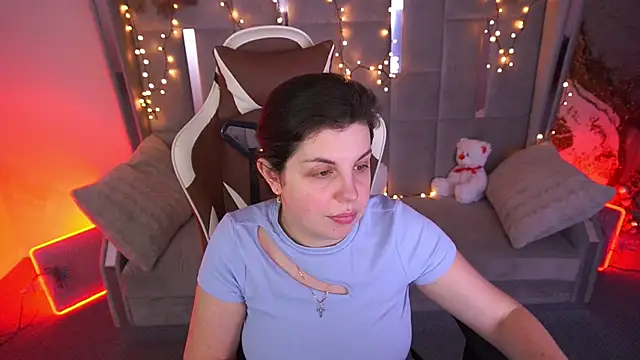 MirandaWong online show from February 7, 6:43 am