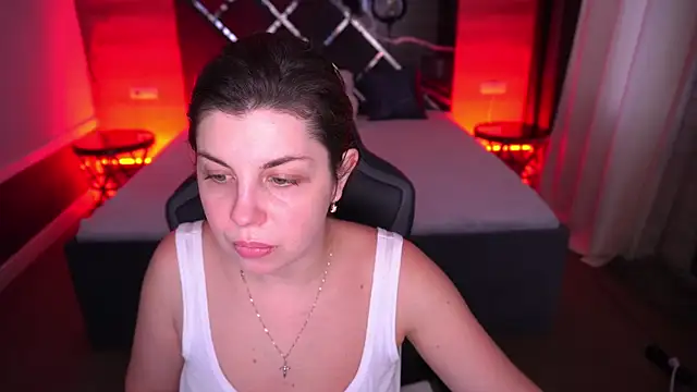 MirandaWong online show from October 18, 5:53 am