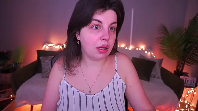 MirandaWong online show from March 15, 5:47 am