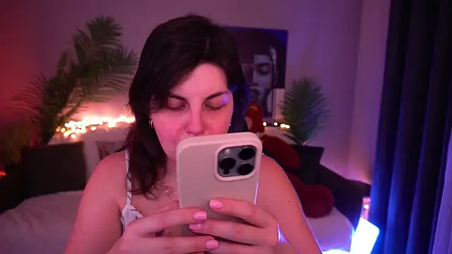 MirandaWong online show from April 1, 5:31 am