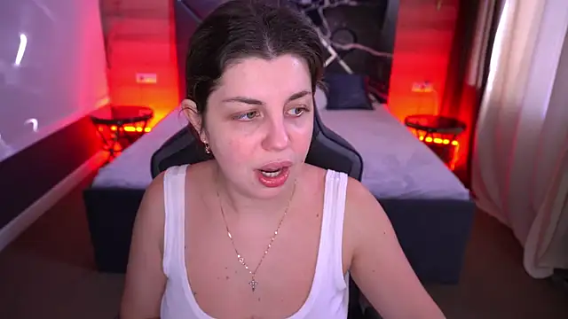 MirandaWong online show from October 29, 6:45 am