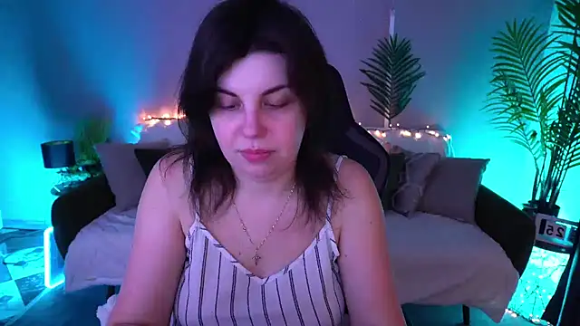 MirandaWong online show from March 26, 6:11 am