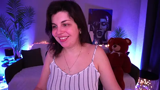 MirandaWong online show from April 4, 5:58 am