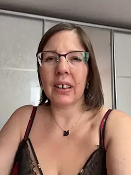 Snapshot of B_Bonya_m chatting on March 18, 4:51 am B Bonya m online show from March 18, 4:51 am
