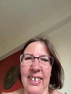 Snapshot of B_Bonya_m chatting on February 12, 2:45 am B Bonya m online show from February 12, 2:45 am