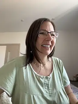 Snapshot of B_Bonya_m chatting on June 13, 3:48 am B Bonya m online show from June 13, 3:48 am