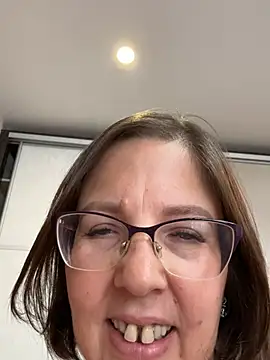 Snapshot of B_Bonya_m chatting on March 6, 11:03 am B Bonya m online show from March 6, 11:03 am