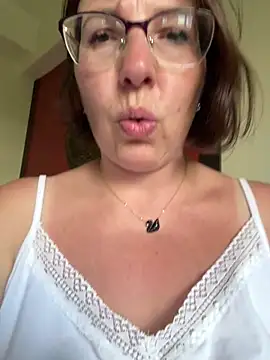 Snapshot of B_Bonya_m chatting on February 14, 1:02 am B Bonya m online show from February 14, 1:02 am