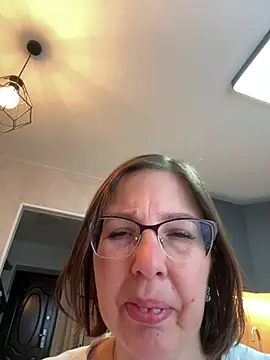 Snapshot of B_Bonya_m chatting on March 12, 4:41 am B Bonya m online show from March 12, 4:41 am