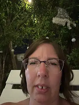 Snapshot of B_Bonya_m chatting on February 6, 12:37 pm B Bonya m online show from February 6, 12:37 pm
