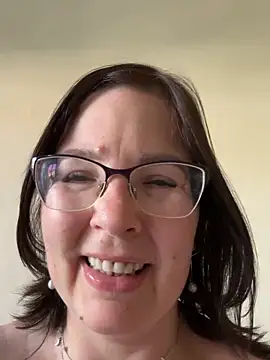 Snapshot of B_Bonya_m chatting on February 2, 3:49 am B Bonya m online show from February 2, 3:49 am