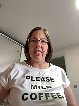 Snapshot of B_Bonya_m chatting on March 19, 4:36 am B Bonya m online show from March 19, 4:36 am