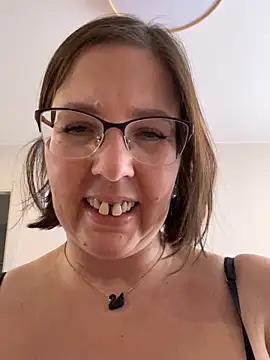 Snapshot of B_Bonya_m chatting on March 11, 7:35 am B Bonya m online show from March 11, 7:35 am
