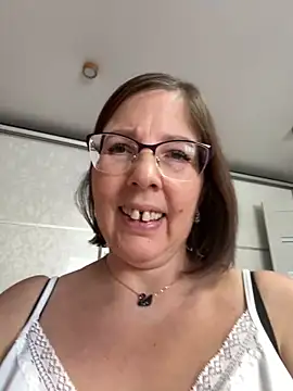 Snapshot of B_Bonya_m chatting on March 19, 7:40 am B Bonya m online show from March 19, 7:40 am