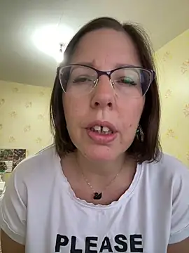 Snapshot of B_Bonya_m chatting on March 15, 3:18 am B Bonya m online show from March 15, 3:18 am