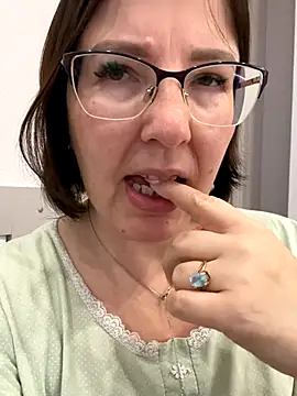 Snapshot of B_Bonya_m chatting on September 27, 4:07 am B Bonya m online show from September 27, 4:07 am