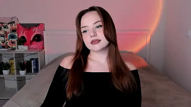 Snapshot of LittleKiitten chatting on October 18, 1:24 pm LittleKiitten online show from October 18, 1:24 pm