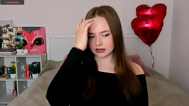 LittleKiitten online show from June 24, 2:04 pm