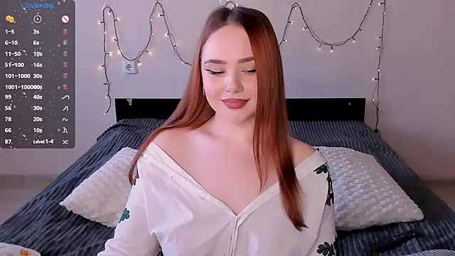 Snapshot of LittleKiitten chatting on January 27, 1:30 pm LittleKiitten online show from January 27, 1:30 pm