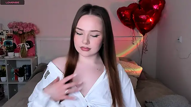 LittleKiitten online show from May 28, 2:45 pm