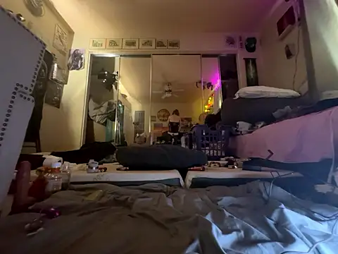 Snapshot of Johndoe2292 chatting on February 22, 7:04 pm Johndoe2292 online show from February 22, 7:04 pm