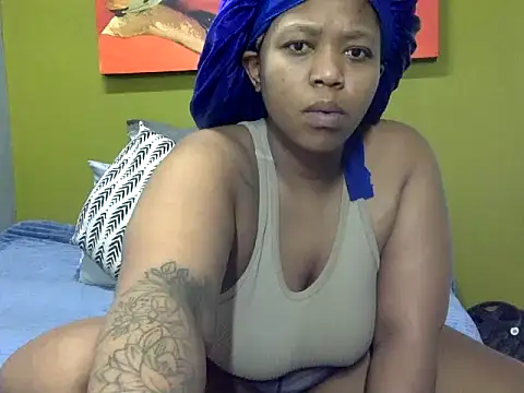 GoldenPussyXOXO online show from December 3, 11:58 pm