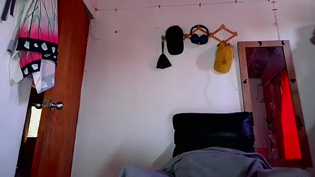 calioppe01 online show from July 8, 1:01 pm