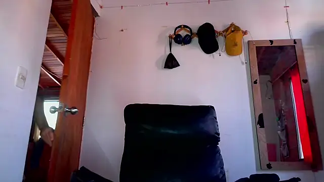 calioppe01 online show from June 18, 1:16 pm