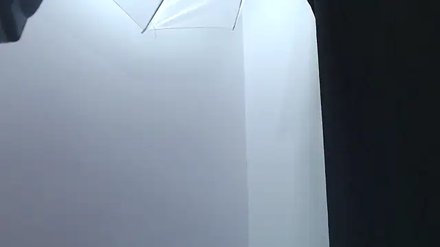 Snapshot of Kitten_Hot_ chatting on February 18, 5:27 am Kitten Hot online show from February 18, 5:27 am