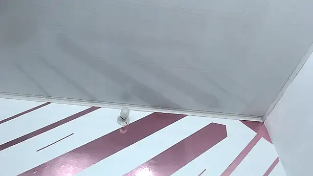 Snapshot of Kitten_Hot_ chatting on February 24, 9:21 am Kitten Hot online show from February 24, 9:21 am