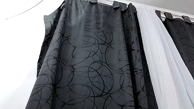 Snapshot of Kitten_Hot_ chatting on November 12, 1:21 am Kitten Hot online show from November 12, 1:21 am