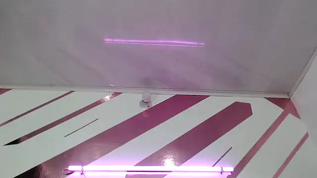 Snapshot of Kitten_Hot_ chatting on February 12, 1:27 am Kitten Hot online show from February 12, 1:27 am