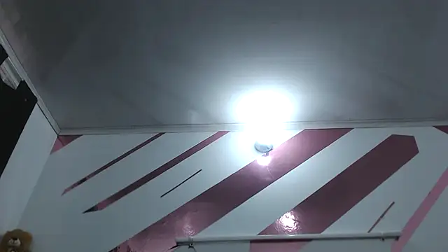 Snapshot of Kitten_Hot_ chatting on November 27, 9:15 pm Kitten Hot online show from November 27, 9:15 pm