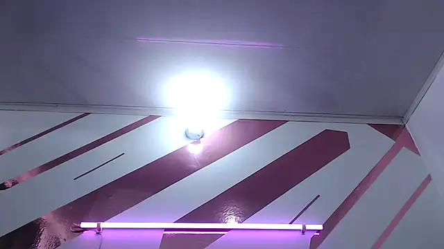 Snapshot of Kitten_Hot_ chatting on December 2, 6:20 pm Kitten Hot online show from December 2, 6:20 pm