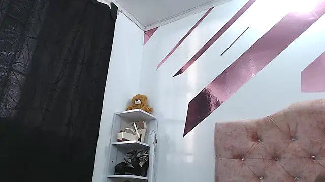 Snapshot of Kitten_Hot_ chatting on September 12, 10:09 pm Kitten Hot online show from September 12, 10:09 pm