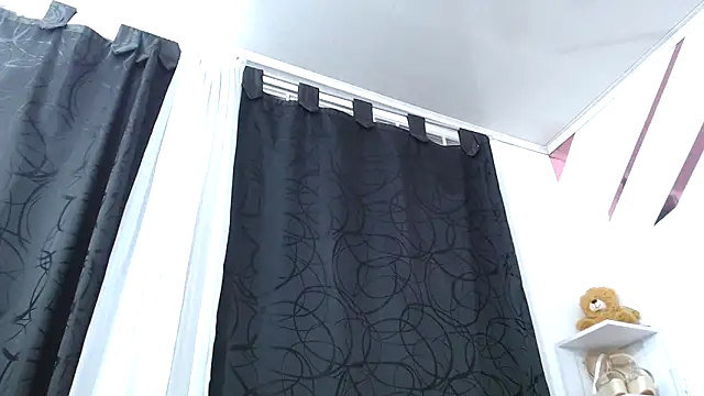 Snapshot of Kitten_Hot_ chatting on October 21, 3:28 am Kitten Hot online show from October 21, 3:28 am