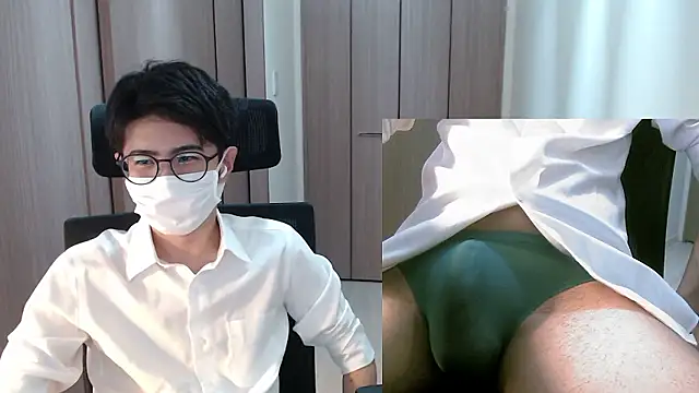 Snapshot of ryota_kkk chatting on July 3, 4:41 am ryota kkk online show from July 3, 4:41 am