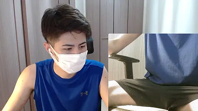 Snapshot of ryota_kkk chatting on July 10, 10:15 am ryota kkk online show from July 10, 10:15 am