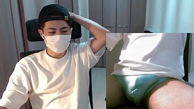 Snapshot of ryota_kkk chatting on July 19, 1:19 pm ryota kkk online show from July 19, 1:19 pm