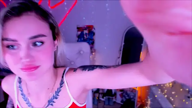  Ravenaa online show from February 4, 5:55 pm