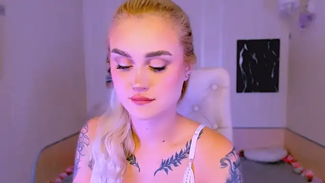  Ravenaa online show from December 17, 2:11 pm