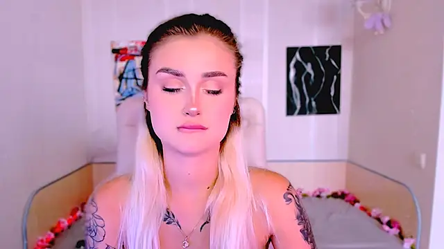  Ravenaa online show from October 5, 8:38 am