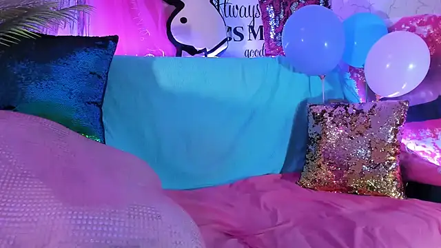 Evie Hill online show from November 4, 12:25 am