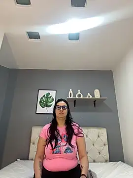 Soe Lara online show from November 29, 10:59 am