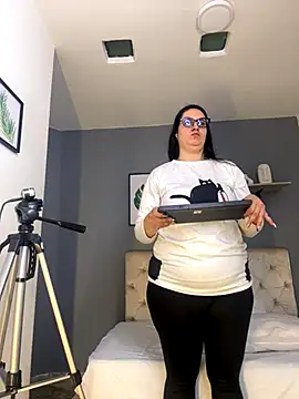 Soe Lara online show from November 25, 10:59 am