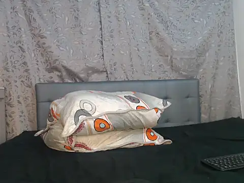 Soe Lara online show from May 4, 1:47 pm