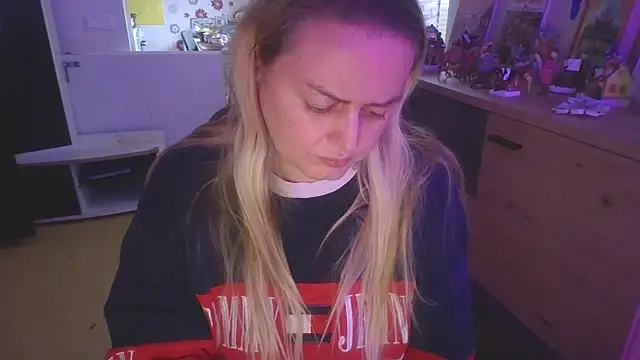 Meliss Official9 online show from December 5, 9:41 am