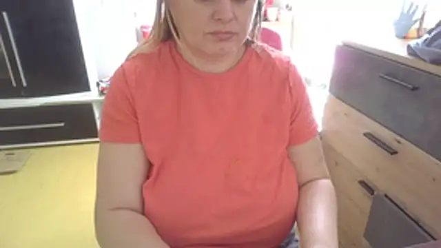 Meliss Official9 online show from April 9, 9:15 am