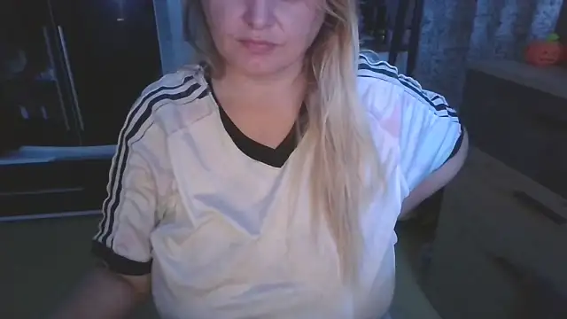 Meliss Official9 online show from October 28, 9:03 pm